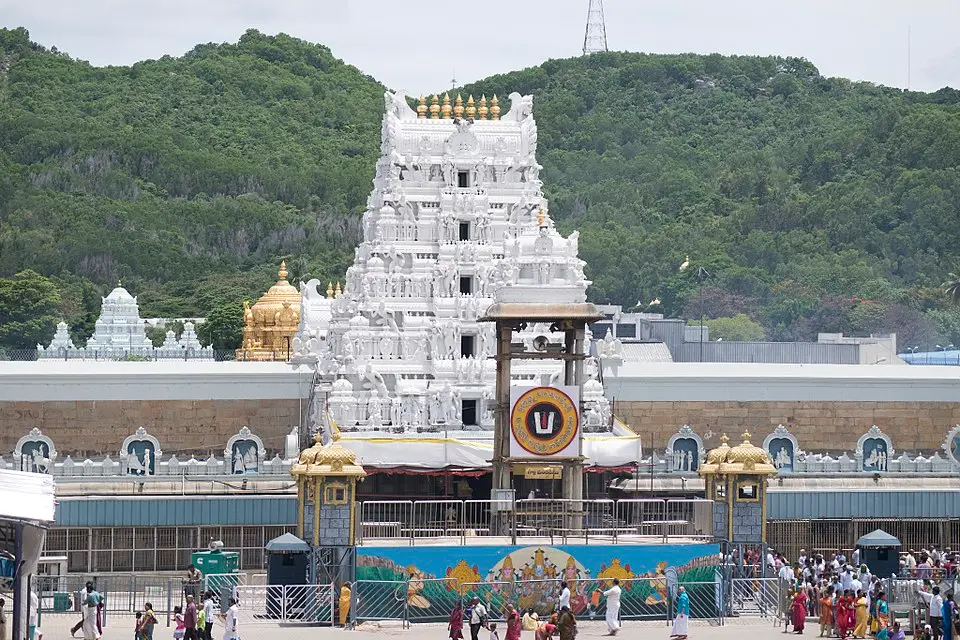 Tirupati Balaji Temple darshan package with taxi service from Chennai